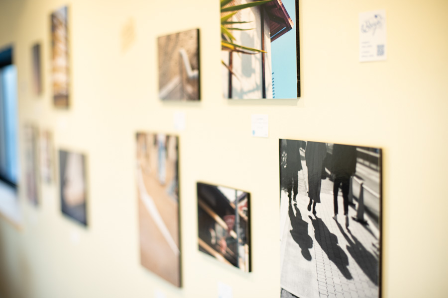 写真パネルも並びます。